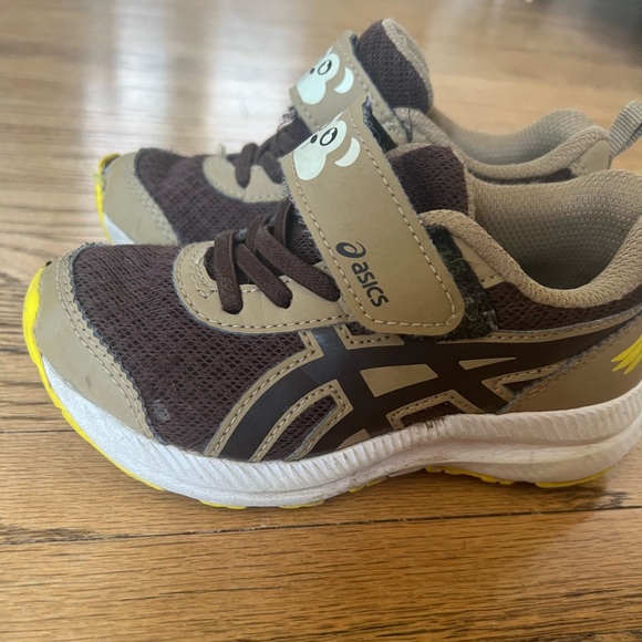Asics Contend 7 Pre-school monkey shoes, Size 10 - Picture 2 of 5